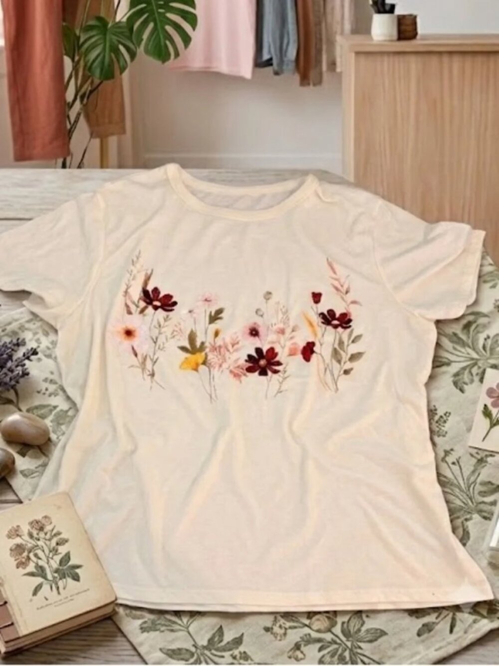 Zoe + Liv Floral Graphic T Shirt Women's Size XS NWT Delicate Print Tee - Picture 2 of 4